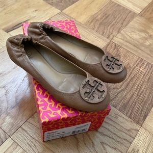 Tory Burch royal tan Reva tumbled leather flats. Size 8.5.